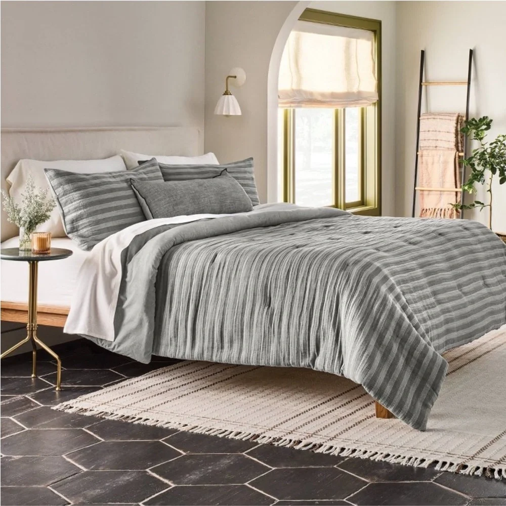 HEARTH & HAND NWT tonal stripe comforter set -brown -king